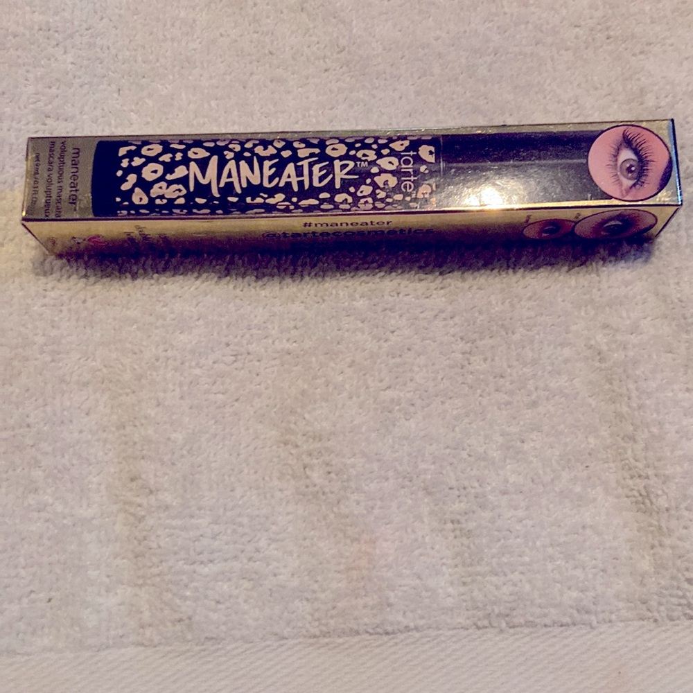 NWB Maneater mascara